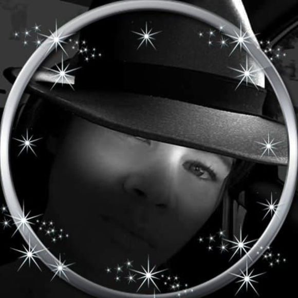 Meet your Posher, Jennifer - Picture 1 of 1